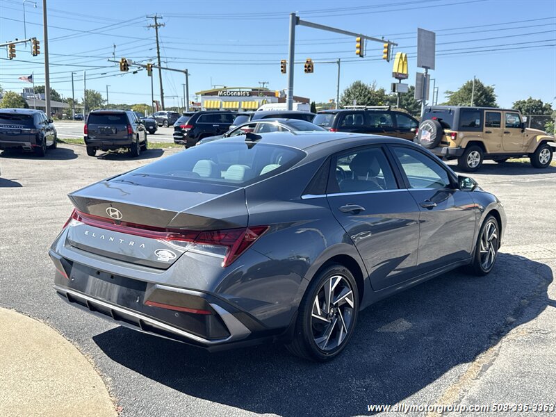 Used 2024 Hyundai Elantra Limited FWD image 5