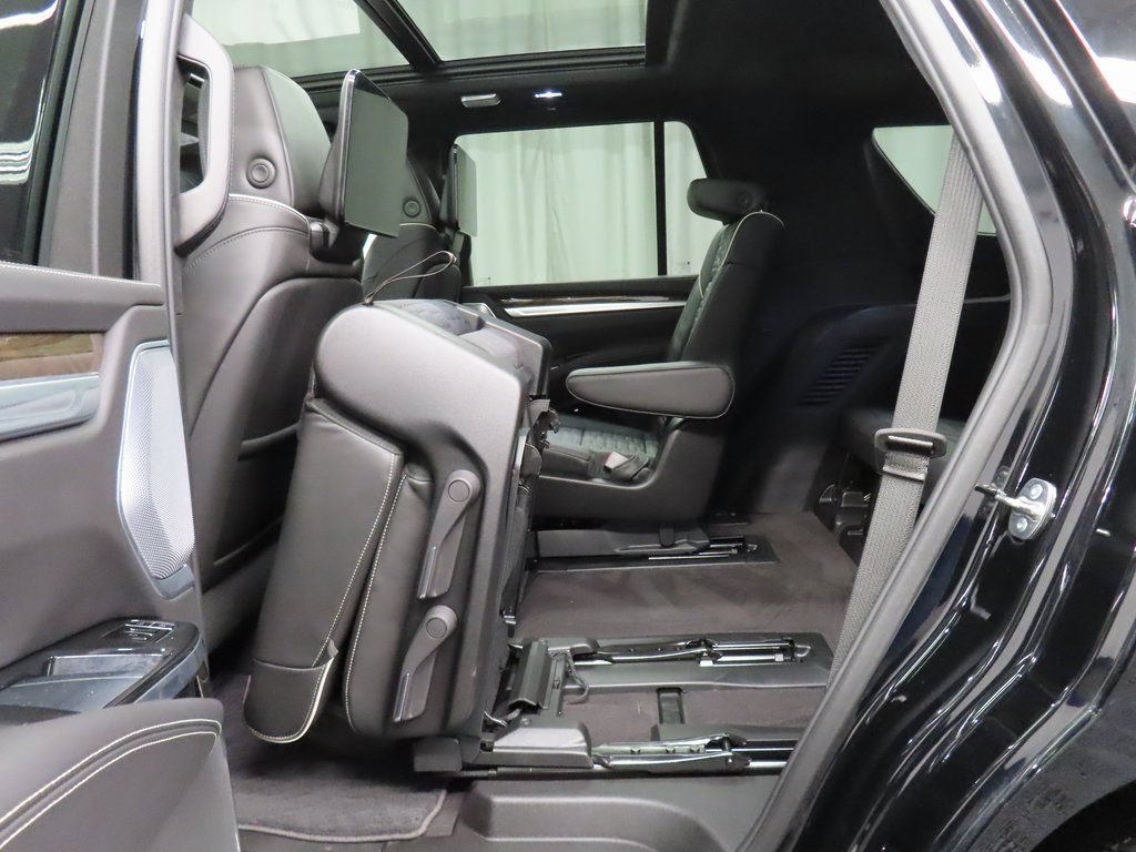 Used 2026 Cadillac Escalade Platinum Sport w/ LPO, Floor Liner Package AWD/4WD image 55