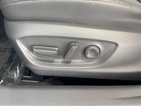 Used 2019 Toyota Camry XLE FWD image 14