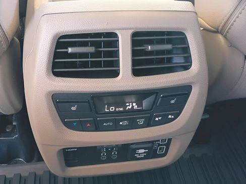 Used 2021 Honda Pilot Touring image 28