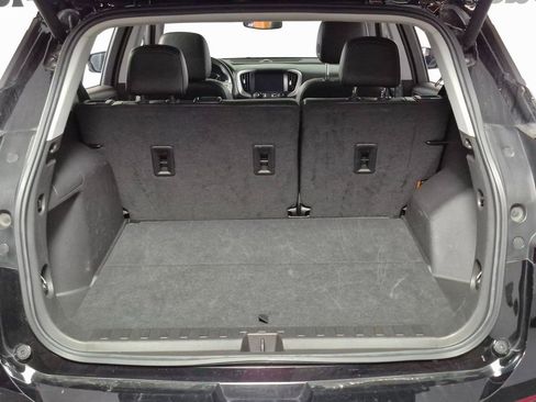 Certified 2024 GMC Terrain SLT image 24