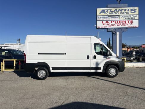 Used 2019 RAM ProMaster 2500 w/ Premium Appearance Group image 2