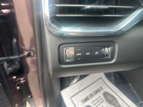 Used 2025 GMC Acadia Elevation image 14