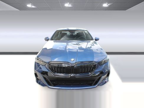 Used 2026 BMW 530i w/ M Sport Package RWD image 6
