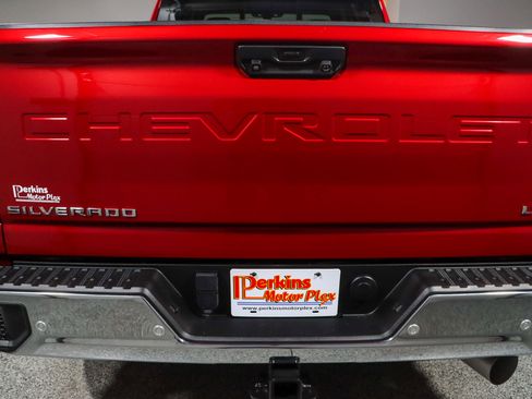 Used 2022 Chevrolet Silverado 2500 LTZ w/ LTZ Plus Package AWD/4WD image 8