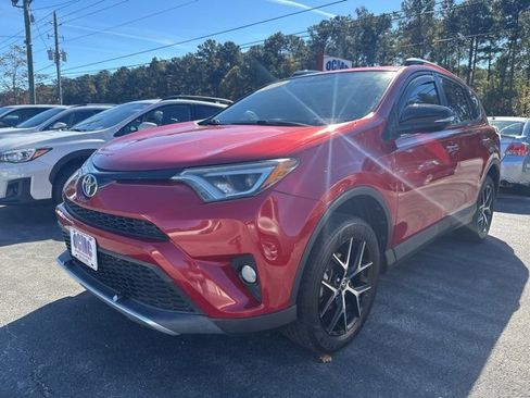 Used 2016 Toyota RAV4 SE image 3