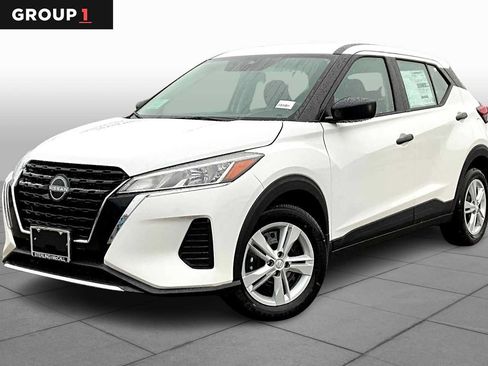 Certified 2025 Nissan Kicks Play S FWD image 1