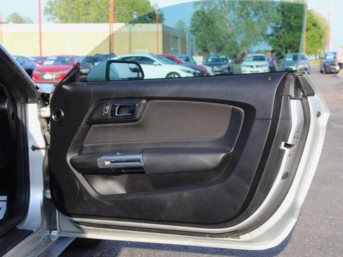 Used 2017 Ford Mustang Coupe image 10