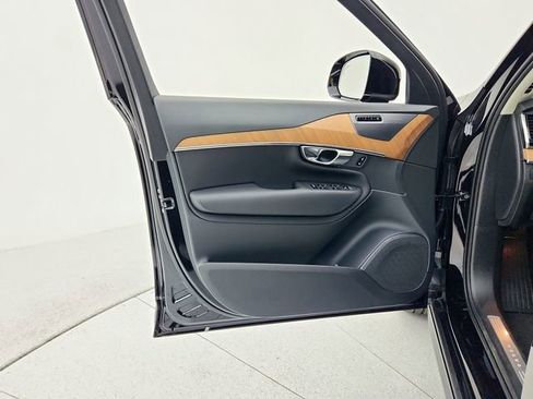 Certified 2025 Volvo XC90 B6 Plus w/ Protection Package image 27