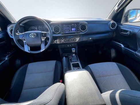 Used 2022 Toyota Tacoma TRD Off-Road image 7