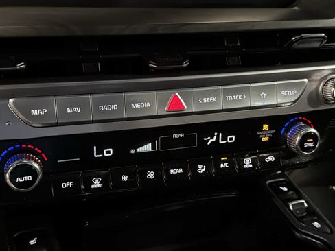 Used 2024 Kia Telluride EX X-Line AWD/4WD image 19