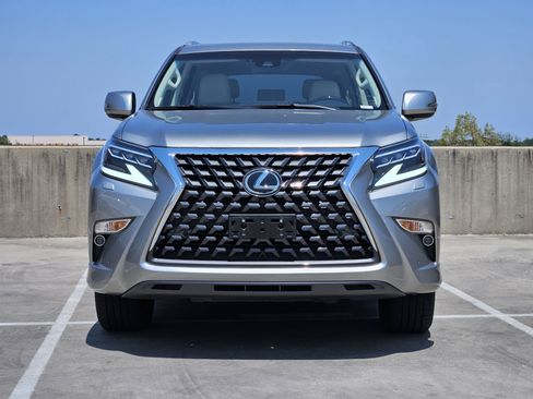 Used 2020 Lexus GX 460 Luxury w/ Accessory Package AWD/4WD image 11