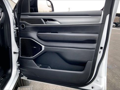 New 2026 Jeep Grand Wagoneer L Limited w/ Premium Group II image 23