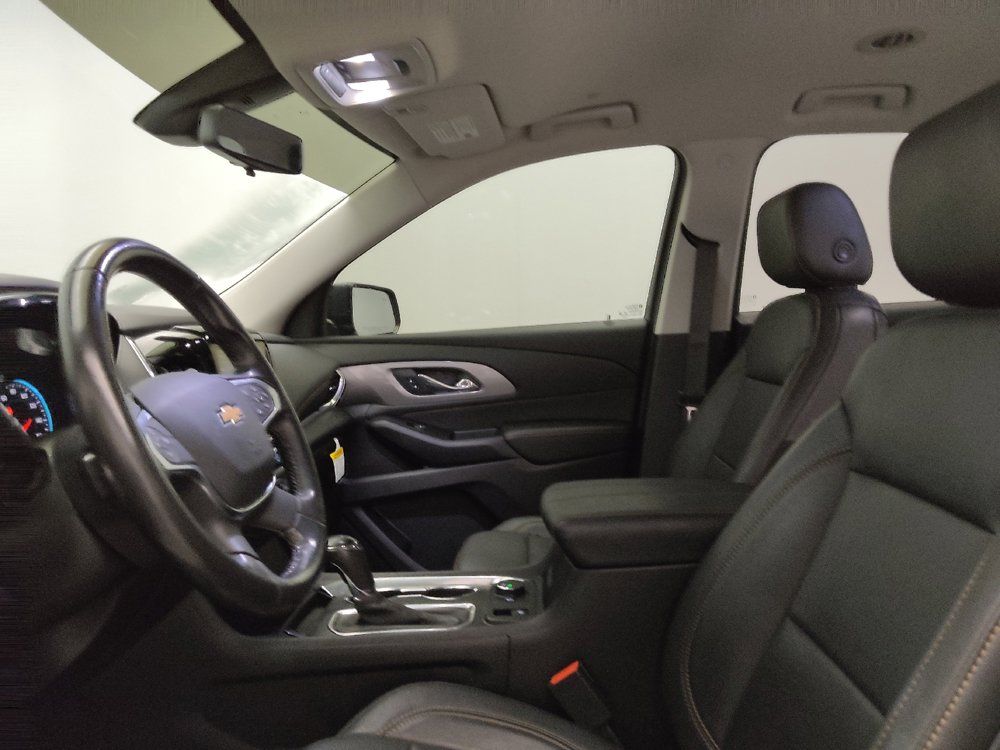 Used 2020 Chevrolet Traverse LT w/ LT Premium Package AWD/4WD image 17