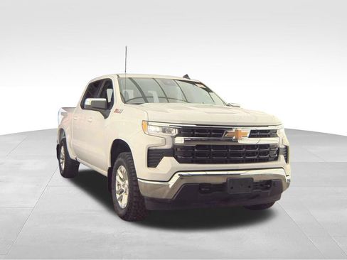 Certified 2024 Chevrolet Silverado 1500 LT w/ Z71 Off-Road Package AWD/4WD image 30