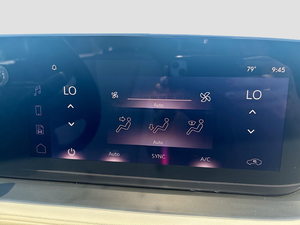 Used 2025 Buick Encore GX Avenir w/ Avenir Technology Package FWD image 28