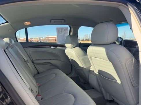 Used 2008 Buick Lucerne CXS image 25