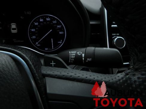 Used 2022 Toyota Avalon XSE image 16