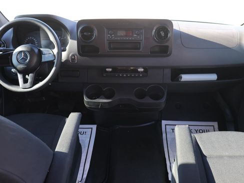Used 2019 Mercedes-Benz Sprinter 2500 image 21