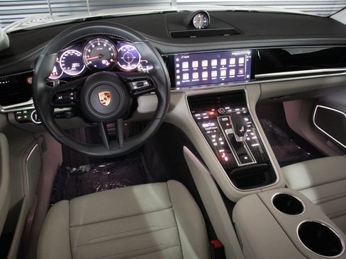 Certified 2023 Porsche Panamera 4 w/ Premium Package AWD/4WD image 21