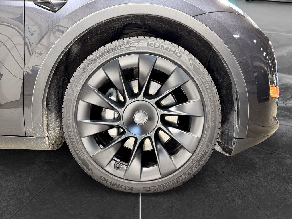 Used 2024 Tesla Model Y Long Range AWD/4WD image 36