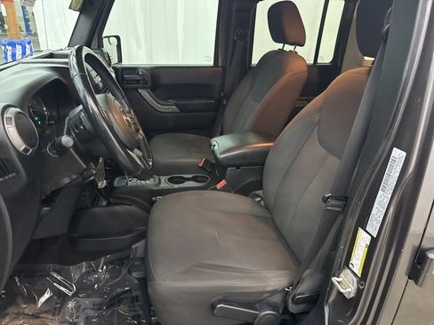 Used 2018 Jeep Wrangler Unlimited Sport w/ Connectivity Group image 4