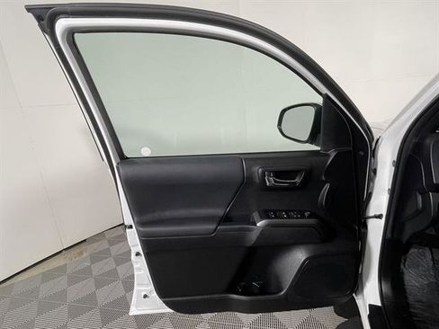 Certified 2022 Toyota Tacoma TRD Sport image 22