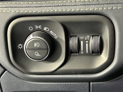 Used 2019 RAM 1500 Limited AWD/4WD image 30