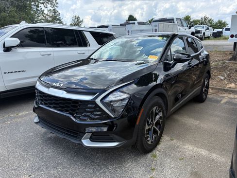 Used 2023 Kia Sportage EX FWD image 3