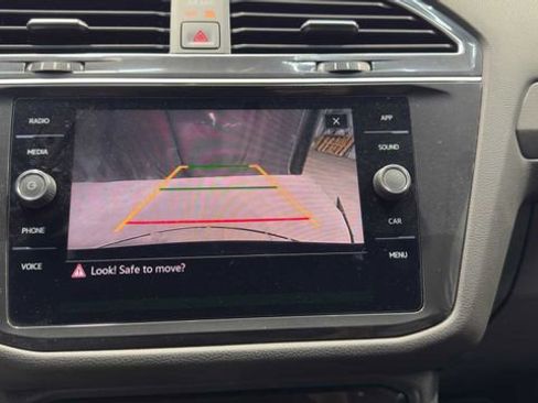 Used 2024 Volkswagen Tiguan SE R-Line image 34