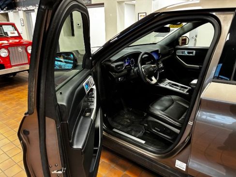 Used 2021 Ford Explorer Limited w/ Class III Trailer Tow Package image 15