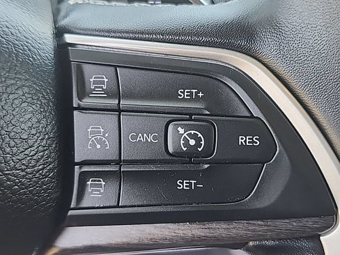Certified 2022 Jeep Grand Cherokee L Limited AWD/4WD image 16