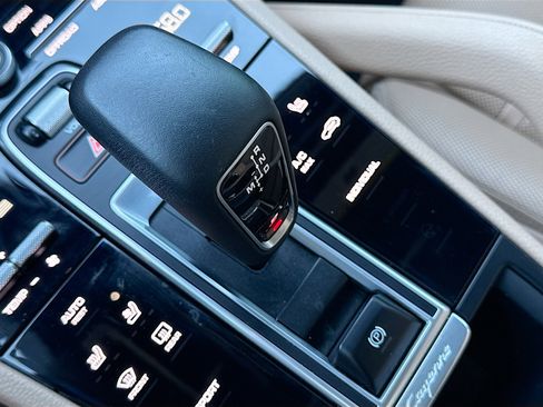 Used 2019 Porsche Cayenne AWD image 29