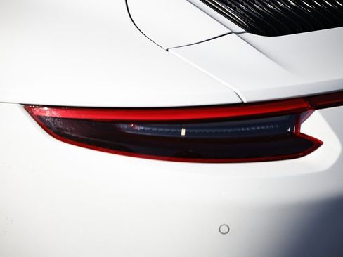 Certified 2019 Porsche 911 Carrera 4S image 7