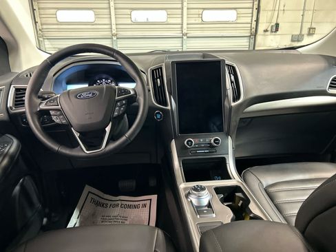 Used 2024 Ford Edge SEL w/ Convenience Package AWD/4WD image 4