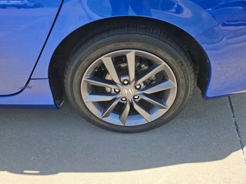 Used 2020 Honda Civic EX image 9