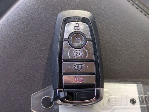 Used 2020 Lincoln Nautilus Reserve image 31