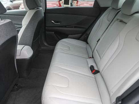 Used 2023 Hyundai Elantra Limited FWD image 20