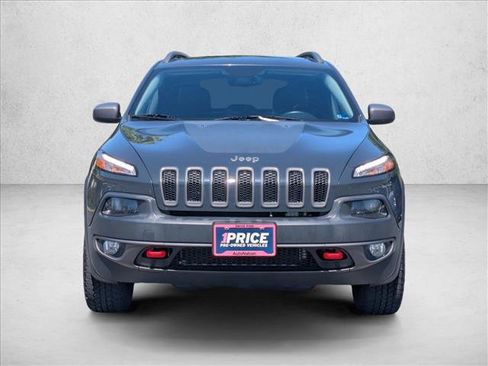Used 2017 Jeep Cherokee Trailhawk w/ Comfort/Convenience Group AWD/4WD image 2