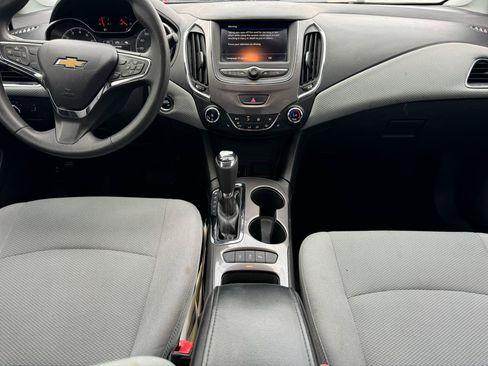 Used 2019 Chevrolet Cruze LT w/ Convenience Package FWD image 15