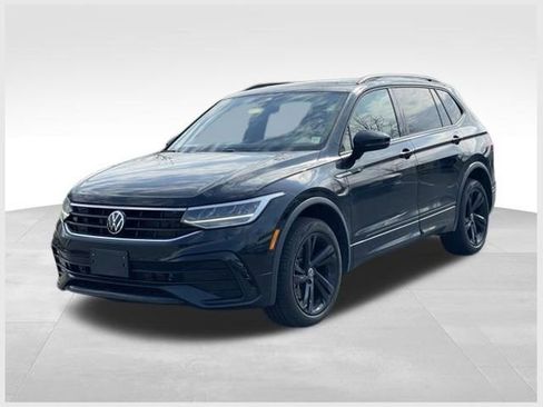 Used 2023 Volkswagen Tiguan SE R-Line AWD/4WD image 1