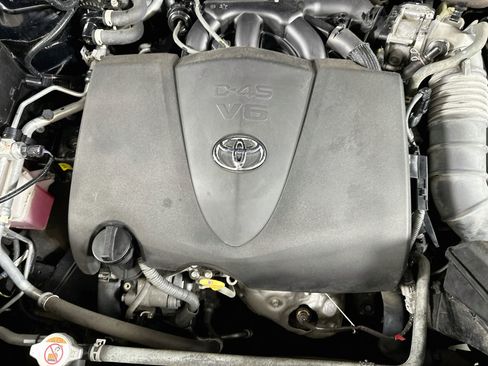 Used 2022 Toyota Highlander XSE FWD image 35