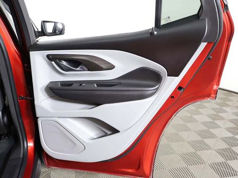 Used 2023 GMC Terrain SLE w/ Driver Convenience Package image 26