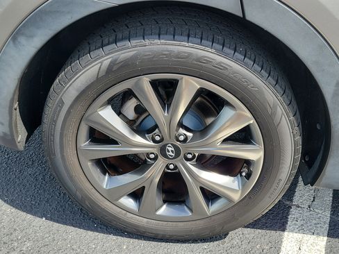 Used 2017 Hyundai Santa Fe Sport FWD image 10