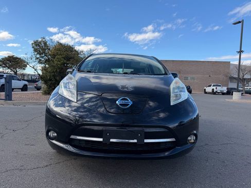 Used 2015 Nissan Leaf SL image 2