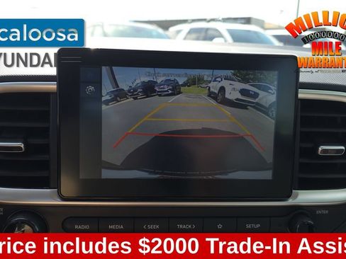 Used 2025 Hyundai Venue SEL FWD image 20