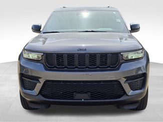 Used 2023 Jeep Grand Cherokee Altitude RWD video 3