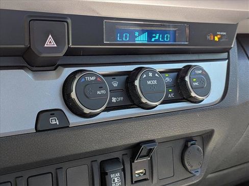 Used 2022 Toyota Tacoma SR5 w/ Technology Package image 8