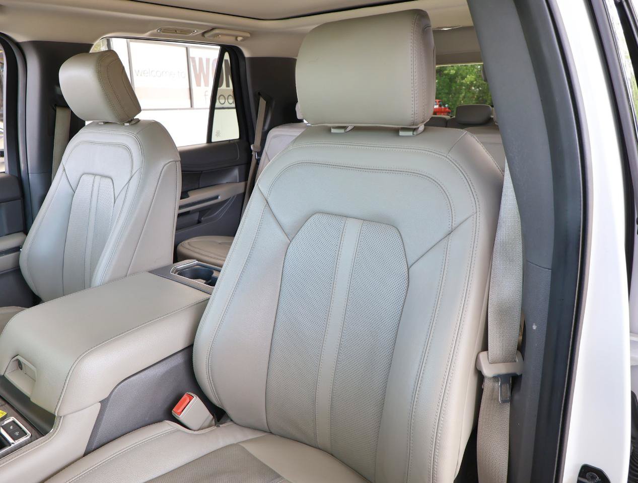Used 2018 Ford Expedition Limited w/ Equipment Group 302A RWD image 20
