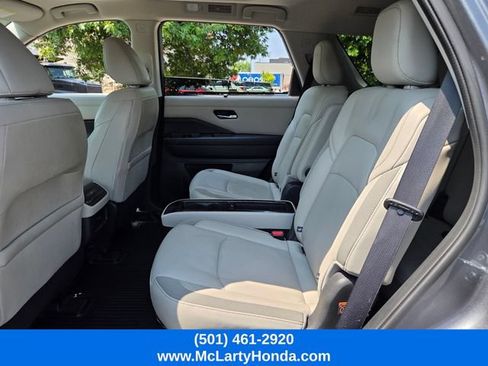 Used 2023 Nissan Pathfinder SL w/ SL Premium Package AWD/4WD image 12